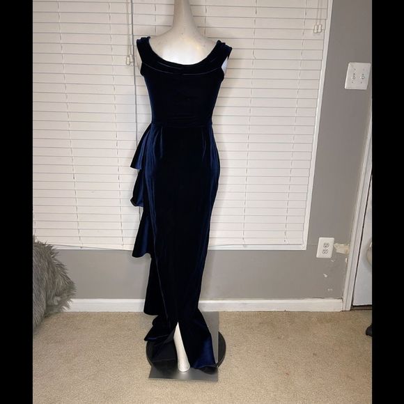 Chiara Boni La Petite Robe Willa Off-The-Shoulder Velvet Gown - Picture 9 of 11